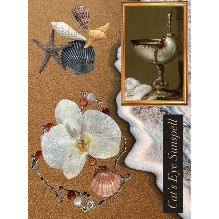 𝐶𝑎𝑡’𝑠 𝐸𝑦𝑒 𝑆𝑢𝑛𝑠𝑝𝑒𝑙𝑙 - White Orchid Necklace in Resin | MomaFlora