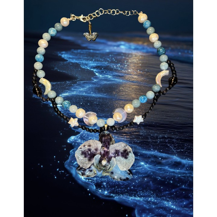 𝐴𝑞𝑢𝑎𝑚𝑎𝑟𝑖𝑛𝑒 𝑀𝑜𝑜𝑛 - Orchid Necklace & Crystals