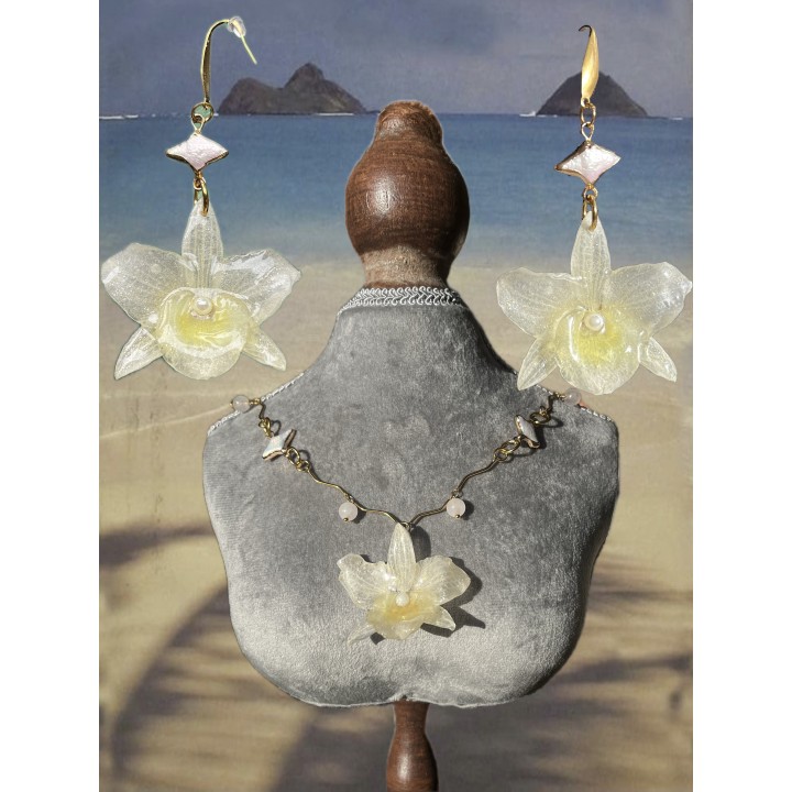 𝑪𝒆𝒍𝒆𝒔𝒕𝒆 𝑻𝒊𝒅𝒆 - Bamboo Orchid Necklace with Pearls and Quartz