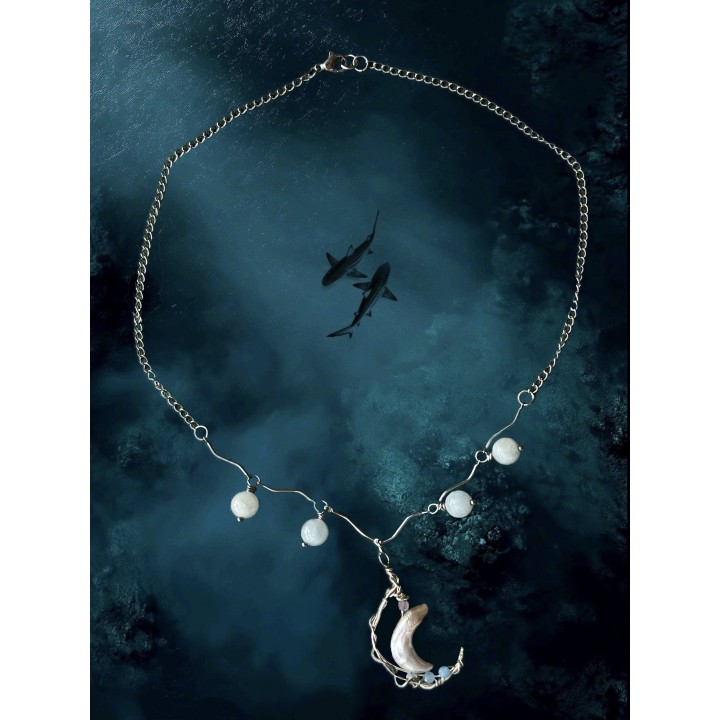 𝑆𝑖𝑙𝑣𝑒𝑟𝑠ℎ𝑜𝑟𝑒 𝐻𝑎𝑙𝑜 - Moon Pearl Necklace