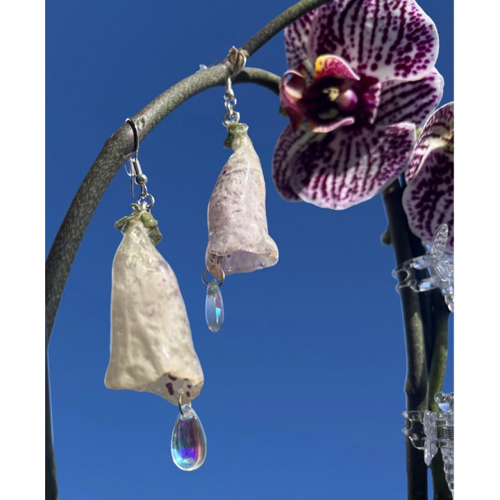𝑁𝑒𝑏𝑢𝑙𝑎 𝑇𝑒𝑎𝑟𝑠 - Foxglove turned into magic earrings
