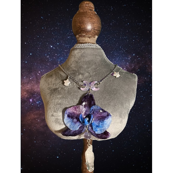 𝐴𝑠𝑡𝑟𝑎𝑙 𝑉𝑒𝑖𝑙 - Blue Orchid Necklace with Crystals