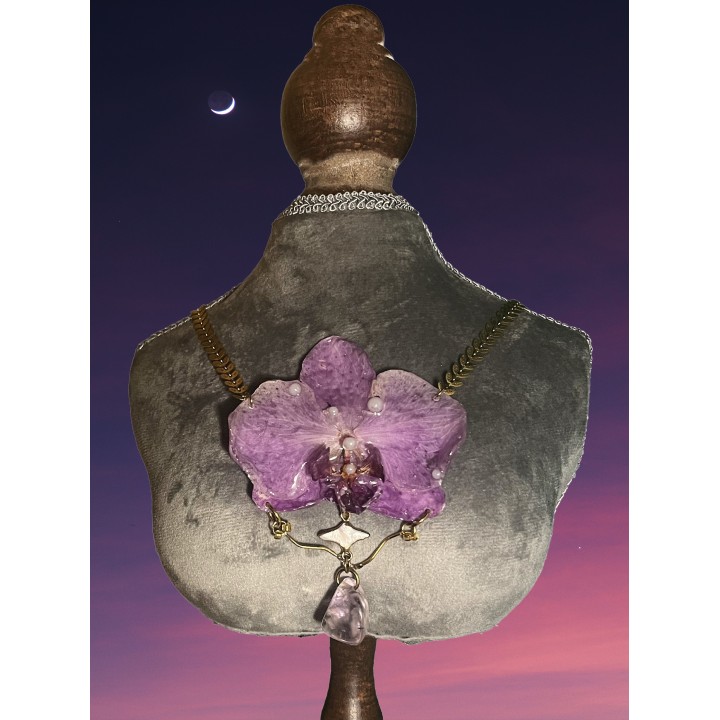 𝑇𝑤𝑖𝑙𝑖𝑔ℎ𝑡 𝐴𝑚𝑒𝑡ℎ𝑦𝑠𝑡 - Purple Orchid Necklace in Resin | MomaFlora